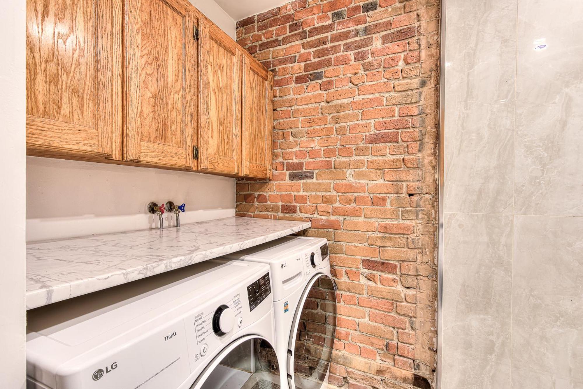 Spacious In The Plateau With Parking Apartment Montreal