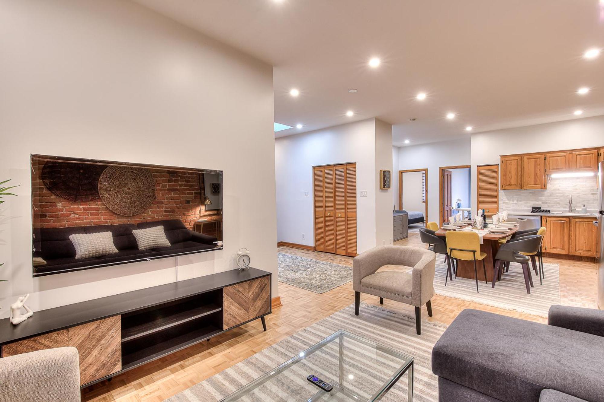 Spacious In The Plateau With Parking Apartment *