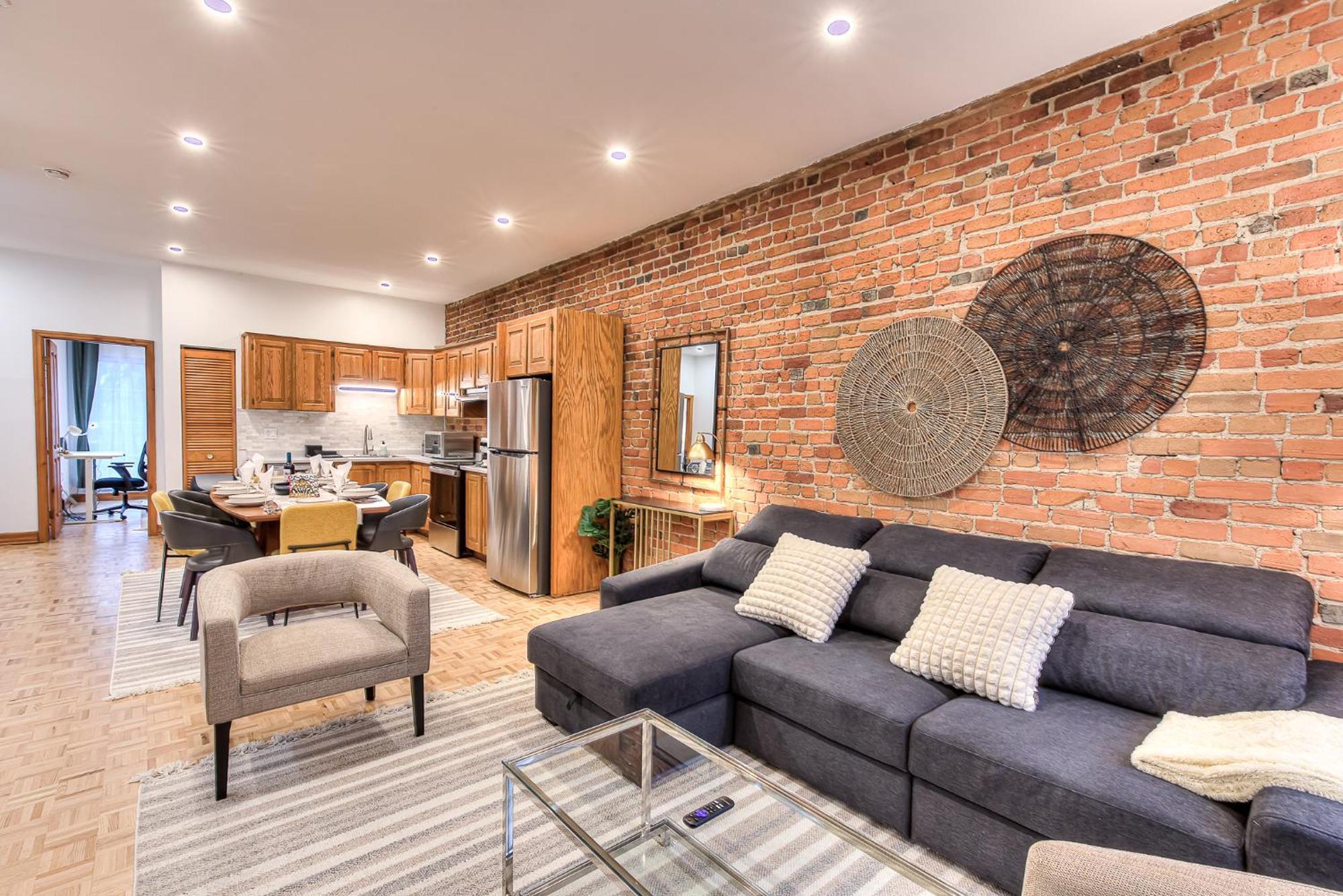 Spacious In The Plateau With Parking Apartment Montreal